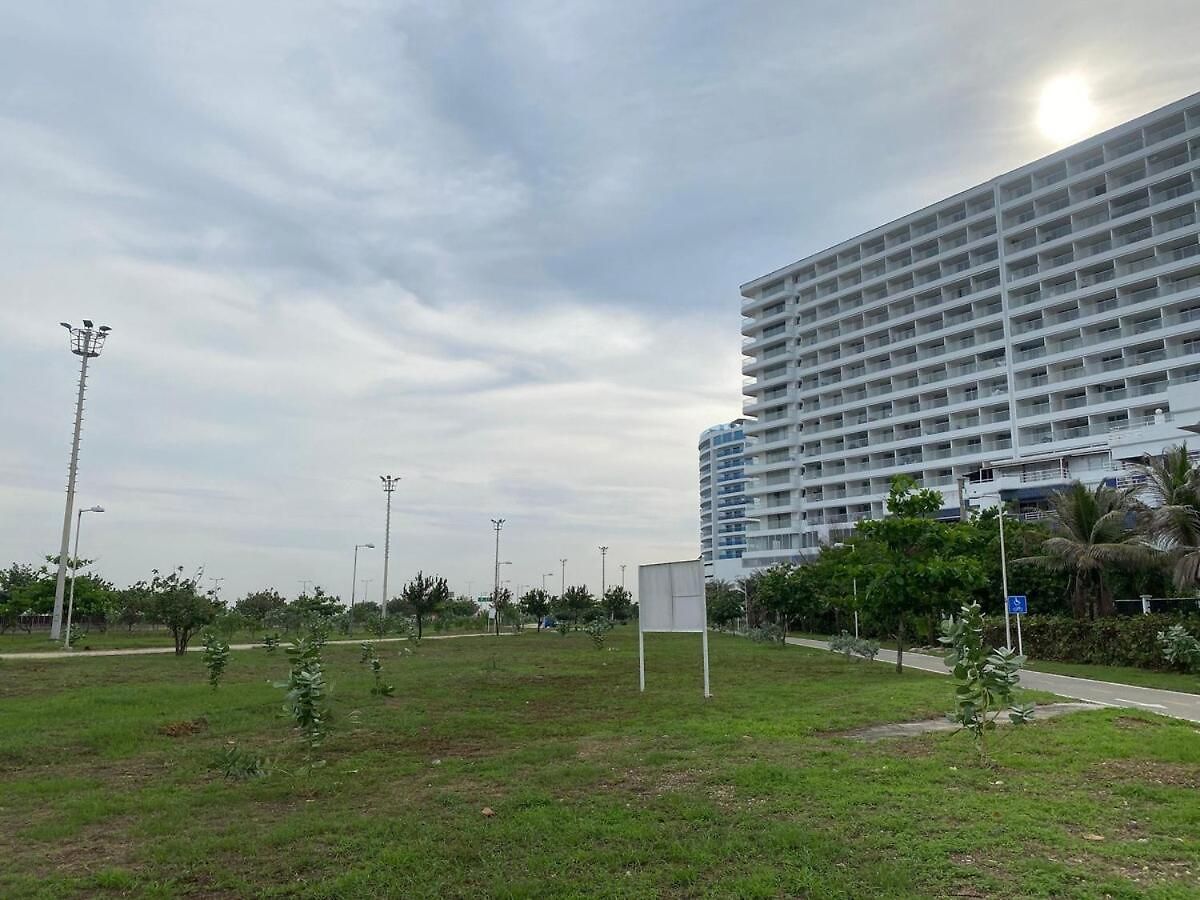 New Apto Front & Close To Airport Apartamento