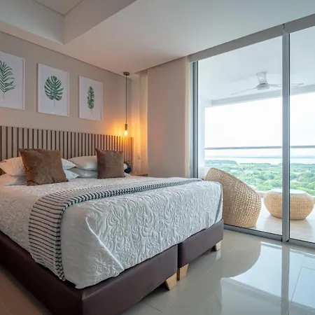 New Apto Front & Close To Airport