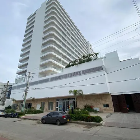 New Apto Front & Close To Airport *